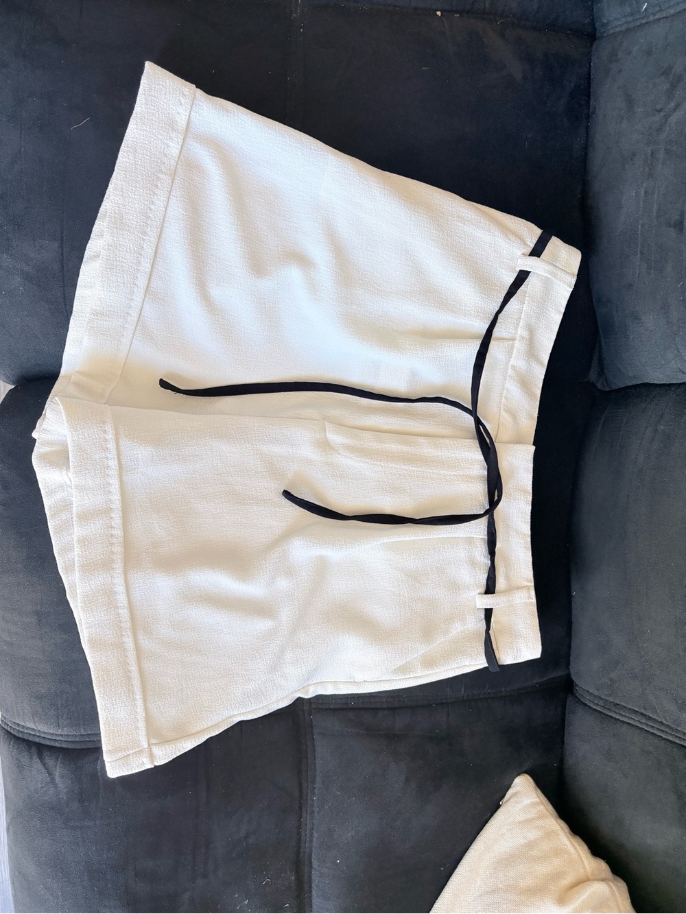 stradivarius White Knit High-Waist Shorts with Black Trim